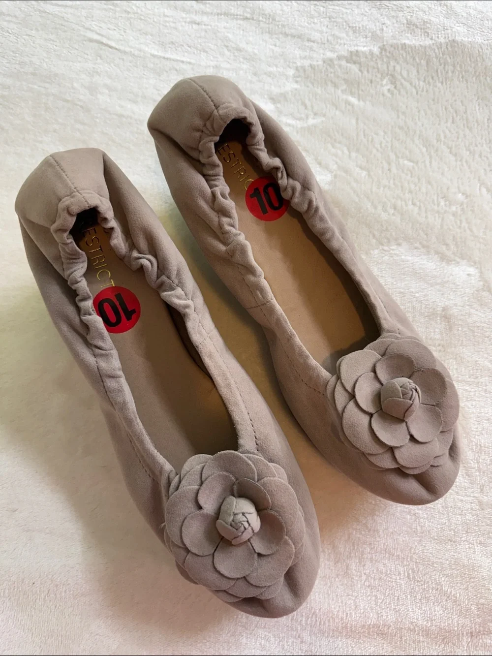 Restricted Delilah Taupe Floral Appliqué Wedge Platform Ballet Flats SZ 10 NWOT